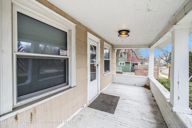 deck with covered porch