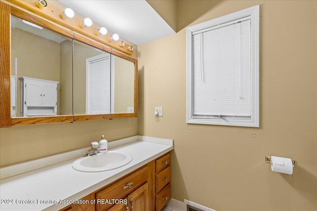 bathroom with vanity