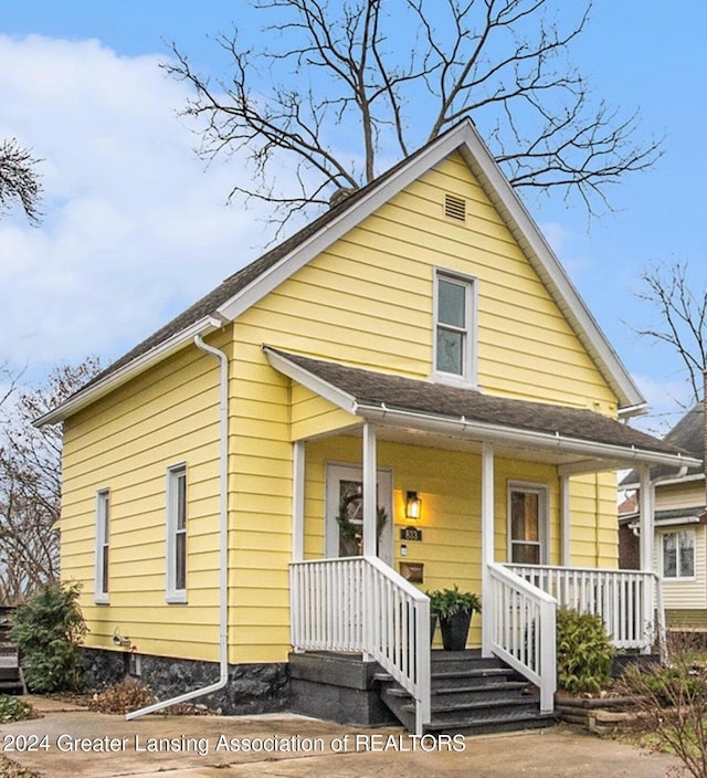 view of front of property with covered porch