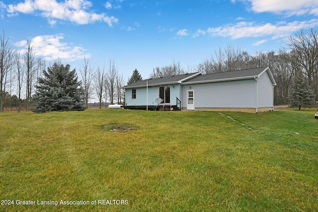 view of front of house with a front yard