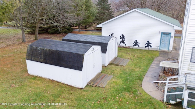 exterior space featuring a shed