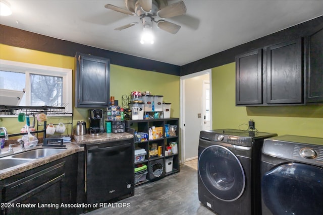 laundry room with sink, ceiling fan, and washing machine and dryer