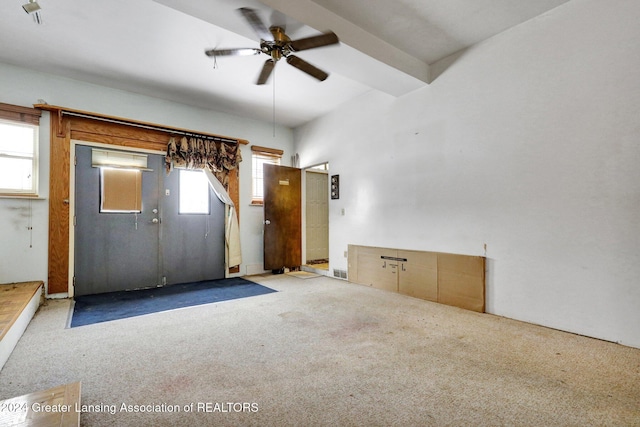 empty room featuring ceiling fan