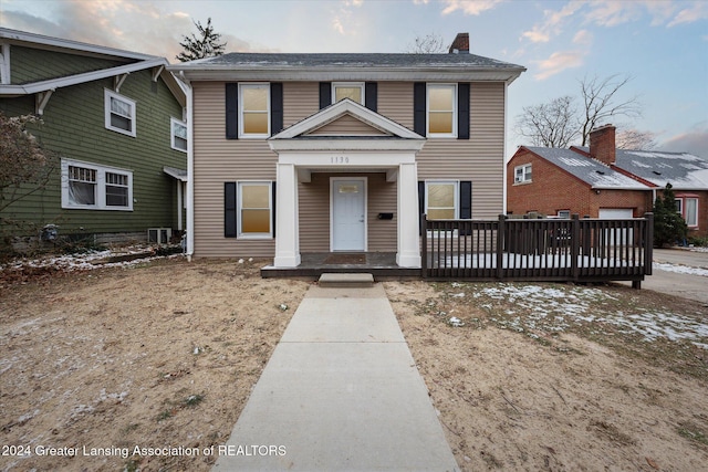 view of front of house