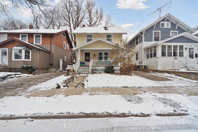 view of front of property featuring a porch