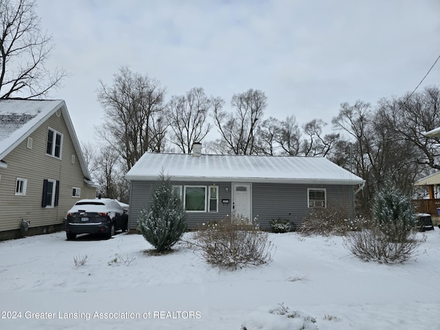 view of front of property