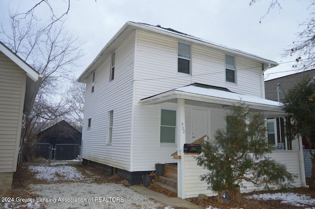 view of front of property