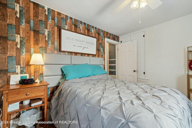 bedroom with ceiling fan