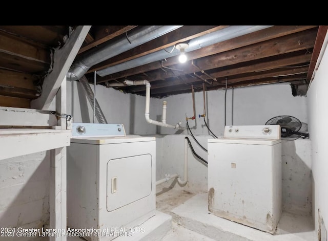 laundry room with washer hookup