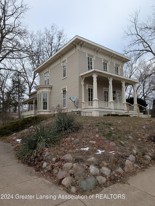 view of front of house with a porch