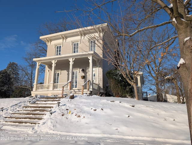 view of front facade featuring a porch