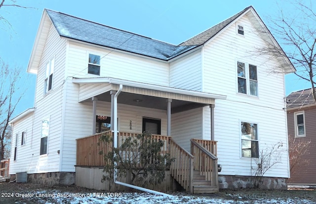 front of property featuring a porch