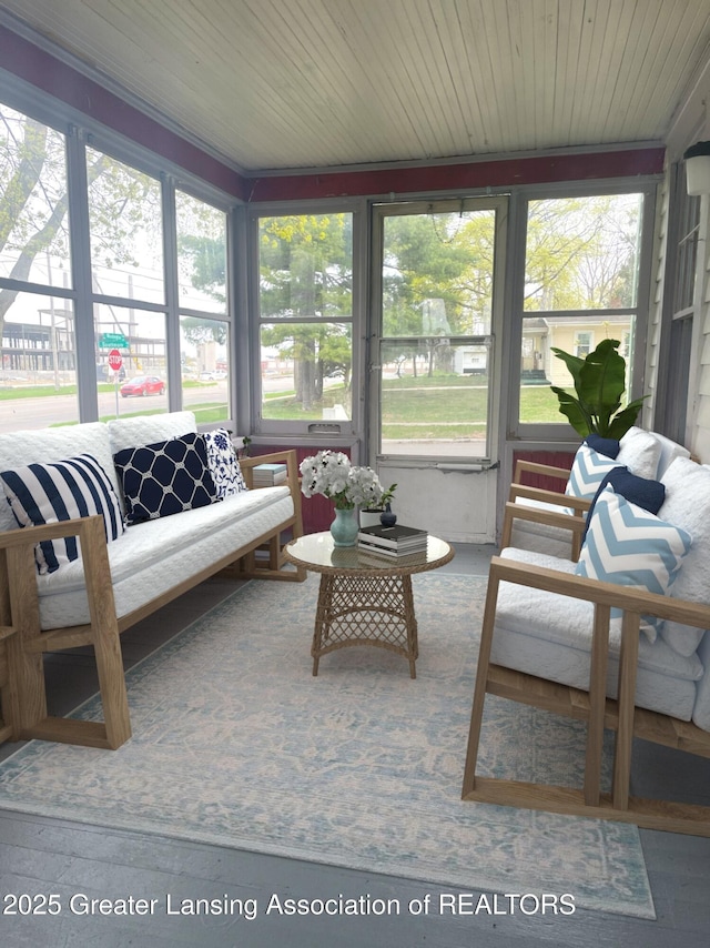 2519 S Washington Ave, Lansing, MI 48910 - sunroom / solarium with an outdoor living space