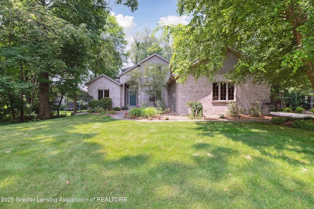 view of front of home featuring a front lawn