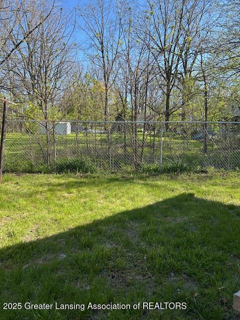 1002 Lake Lansing Rd, Lansing, MI 48906 - photo 23