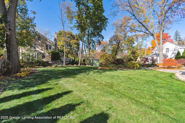 view of yard featuring fence