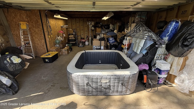302 E Monroe St, Jackson, MI 49202 - view of garage