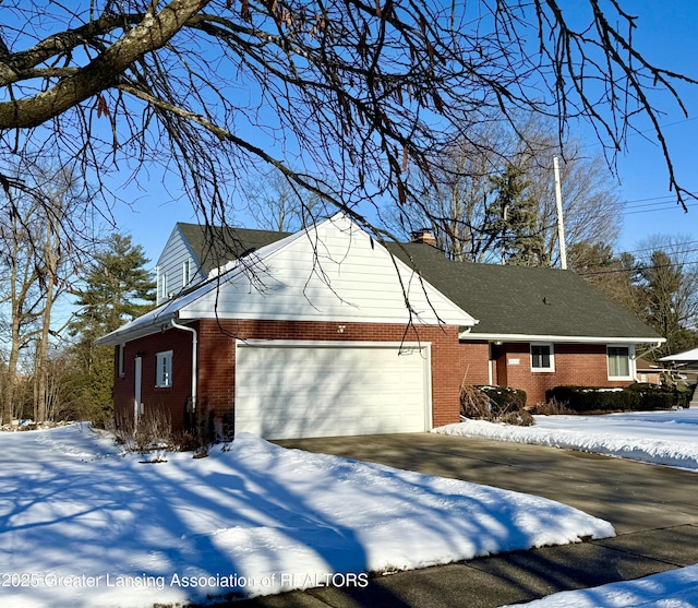 view of front facade with a garage