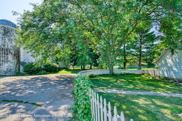 view of yard featuring fence