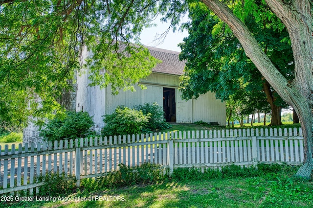 view of front of property with fence