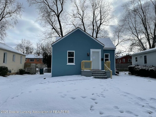 view of front of property