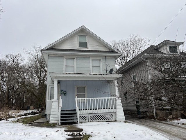 view of front of property featuring a porch