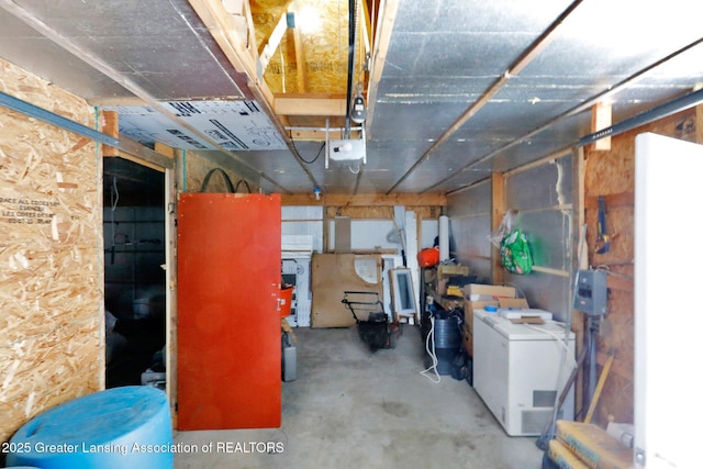 1987 W Isabella Rd, Midland, MI 48640 - basement with washer / dryer