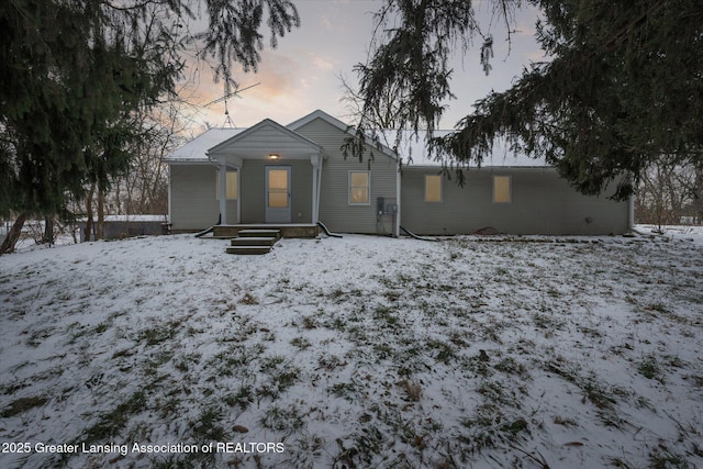 view of front of property