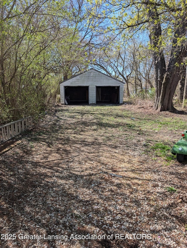 411 Filley St, Lansing, MI 48906 - view of pole building with fence