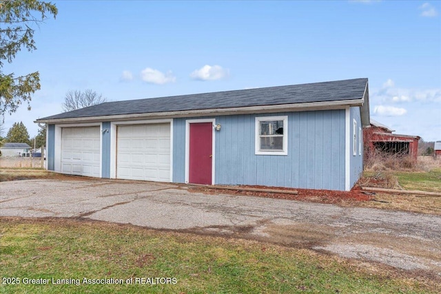 view of detached garage