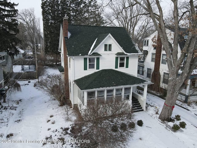 view of front property featuring a porch