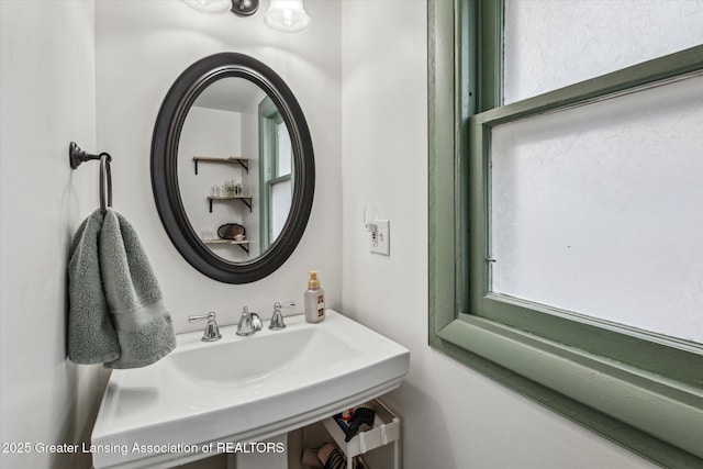 bathroom featuring a sink