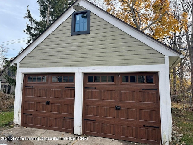 view of detached garage