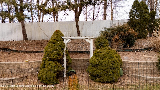 view of yard featuring fence