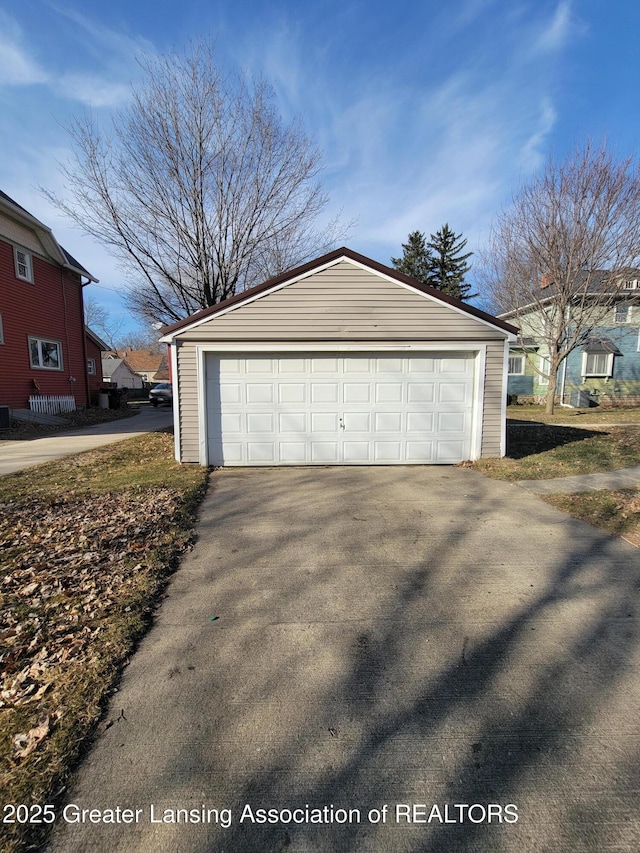 view of detached garage