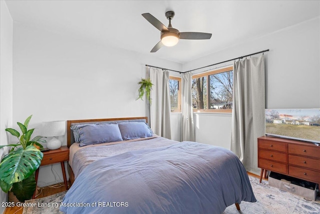 bedroom featuring a ceiling fan