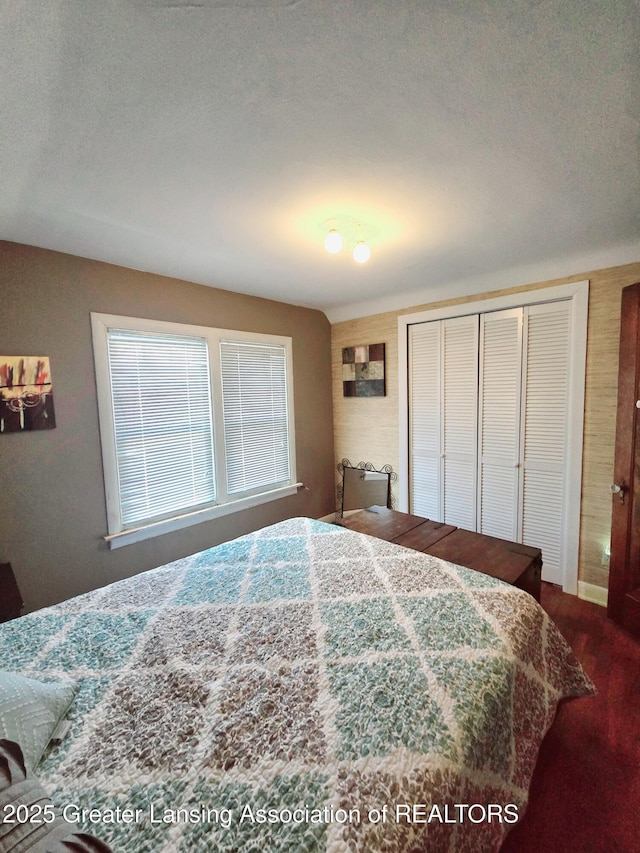 bedroom with a closet