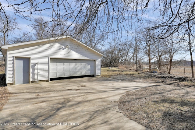 view of detached garage