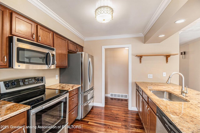 kitchen featuring visible vents, a sink, open shelves, appliances with stainless steel finishes, and crown molding