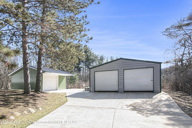 view of detached garage