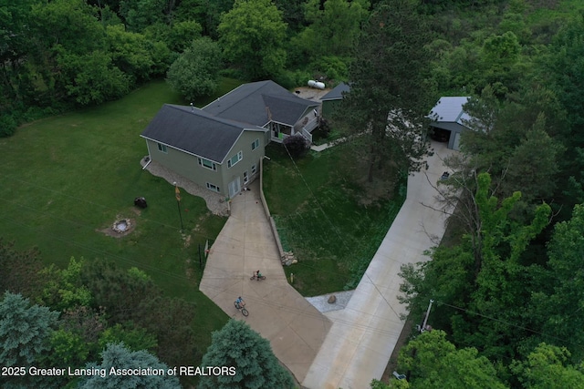 bird's eye view with a forest view