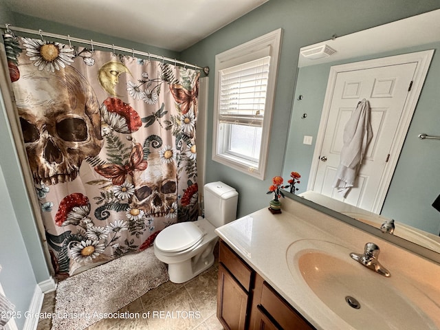 full bath with tile patterned flooring, visible vents, toilet, a shower with shower curtain, and vanity