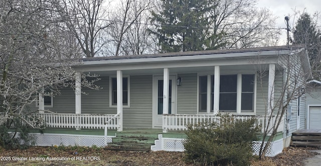 view of front facade with covered porch