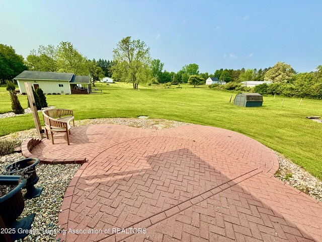 8464 W Howe Rd, Eagle, MI 48822 - view of patio / terrace