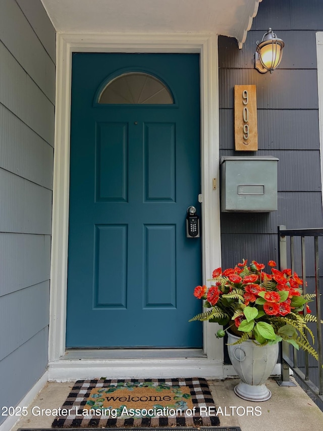 909 Britten Ave, Lansing, MI 48910 - view of exterior entry