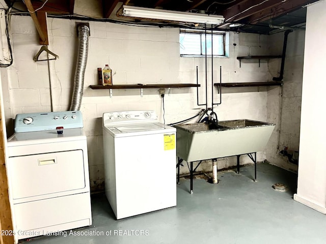 909 Britten Ave, Lansing, MI 48910 - laundry room with separate washer and dryer