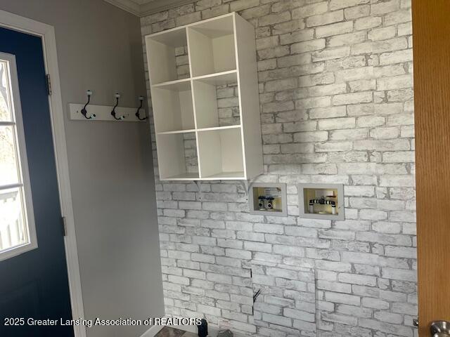 464 N Rolland Rd, Weidman, MI 48893 - view of interior details