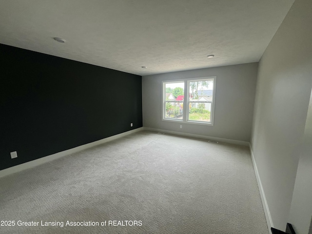 11350 Traverse Dr, Grand Ledge, MI 48837 - photo 3