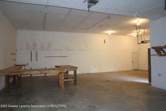 5565 Holt Rd, Holt, MI 48842