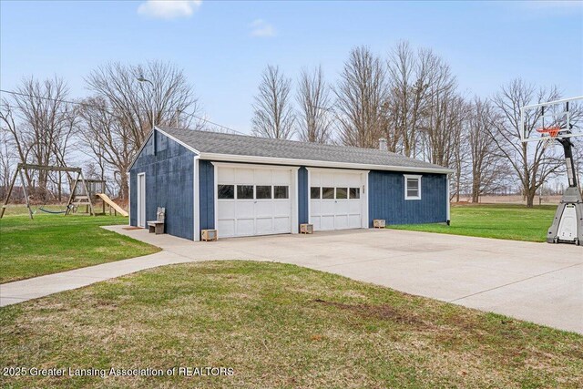 view of detached garage